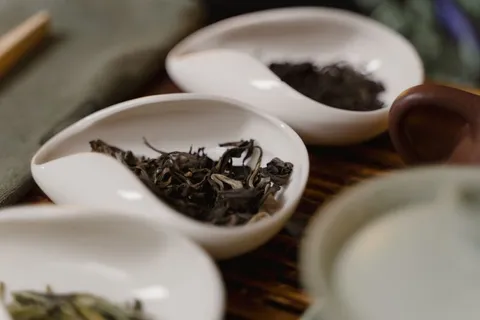 岩茶烏龍的沖泡藝術：從選茶到品鑑